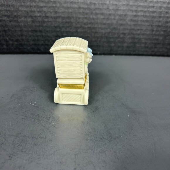 Lenox All Aboard Treasure Box Train With Gold Accents & Bear Conductor - Picture 4 of 14